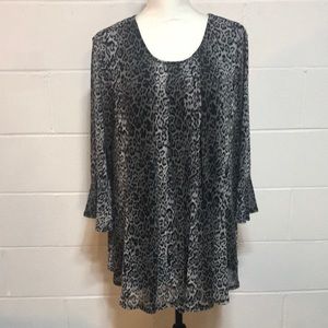 Est. 1946 Lined Snake Design Topn